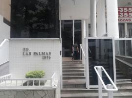 Apartamento Las Palmas - 100m da Praia Pitangueiras, Estacionamento, Café da Manhã: Guarujá'da bir otel