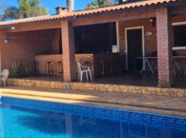 Chácara com piscina em Amparo/Pedreira, hotel que aceita animais de estimação em Amparo