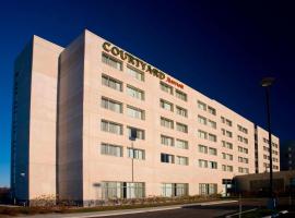 Courtyard by Marriott Montreal Airport, hotel malapit sa Montreal-Pierre Elliott Trudeau International Airport - YUL, Dorval