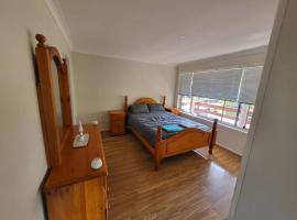 Family Retreat Dee Why، فندق في Deewhy