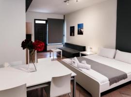 OUR Luxury Studio, hotell i Kavala