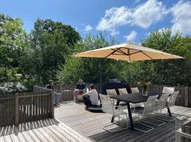 Cozy Retreat with Modern Charm