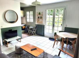 Magnolia Cottage, hotel in zona Castello di Maisons-Lafitte, Maisons-Laffitte