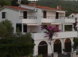 Apartments Villa Zvonimir, hotel in Slatine