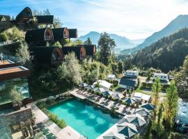 Himmelchalet - Alpencamping Nenzing, hotel u gradu 'Nenzing'