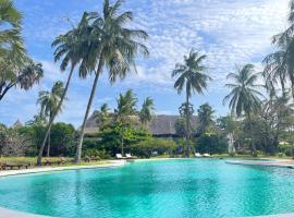 2 Bedroom Apartment with Direct Access to Beach, hotel en Malindi