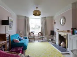 Bee Cottage - Stylish Holiday Cottage In Rye