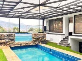 Lux Penthouse in Medellín, place to stay in Medellín