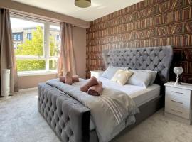 The Naburn - 3 Bed House with Free Parking & Close to City Centre, отель в Глазго