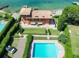 Villa Giovanna with swimming pool & private jetty