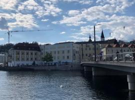 Wohnung See- und Bergnähe, apartmen di Gmunden