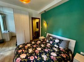 Airport Accommodation Deluxe Bedroom and Private Bathroom near Airport Self Check In and Self Check Out, hotel i Mqabba