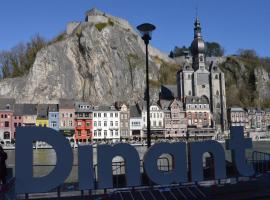 La couque cuivrée: Dinant şehrinde bir otel