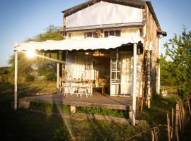 Uy - Cabaña de ESTILO, entorno Natural ùnico, pet-friendly hotel in Mercedes