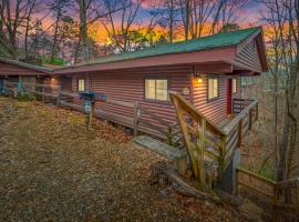 Laughing Bear Cabin 44B, lodge i Bryson City