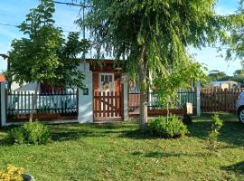 Casita los Sauces, country house in Las Toninas