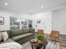 Renovated 2BR 1BA Flat Close to 25th Street Fun, hotel v destinaci Ogden