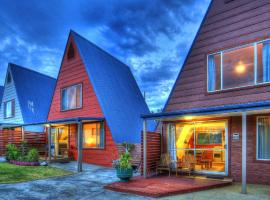 A-Frame Chalets @ Mokutu โรงแรมในเบิร์นท์ไพน์