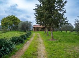 Podere Il Ghiaccio by Agriturismo Casetta, farm stay in Gavorrano
