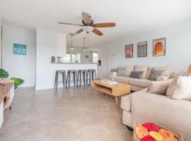 Paradise Oasis with Heated Pool 8 mins from the Beach!