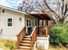 #3 Howling Wolf's Lair - Cabin W/Fireplace & Views, cottage in Santa Ysabel