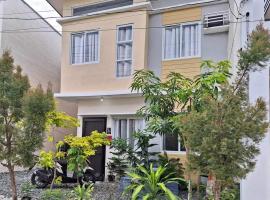 #1 Davao Airport Home 4 bedrooms 2 bathrooms with parking Wifi netflix, hotel sa Davao City