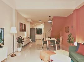 4 bedrooms, Private & Cozy house @ Walking Street, apartman u gradu 'Chiang Rai'