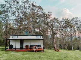 Tiny Zoe, hotel in Mount George