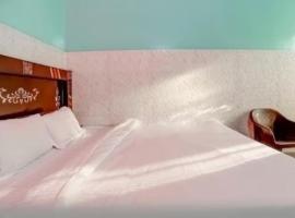 Tarun guest house, bed and breakfast en Palwal