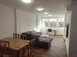 Lovely Flat Fira Barcelona, khách sạn ở Las Corts