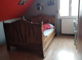 La chapelle 4 chambres - 4 lits doubles, Privatzimmer in Teloché