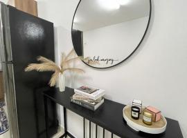 Myna Suite & Lenore at Alanis Residence Sepang, KLIA Homestay Apartment, huoneisto Sepangissa