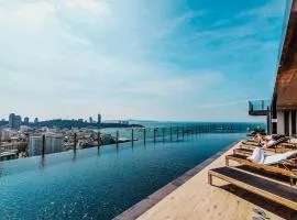 Central Pattaya, Sky pool and Next To The Beach