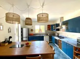 The seaside 200m2 villa with swimming pool!