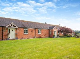 Eccleshall에 위치한 호텔 4 Bed in Bishops Offley 93215