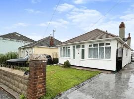 Uplands Grove Bungalow, hotell i Wolverhampton