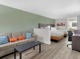 Quality Inn & Suites Orlando East - UCF Area