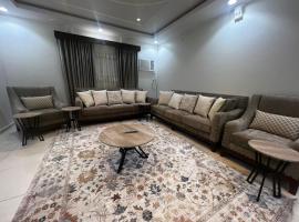 8 Luxury housing شقة فاخر, hotel con parcheggio a Al ‘Awālī