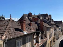 Appartement Notre Dame 2, hotel in Montluçon