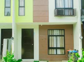 Matina Pangi Evisa Subdivision 2 bedrooms house with parking wifi Netflix, Hütte in Davao City