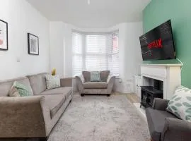 Air Host and Stay - St Davids House Lovely 4 bedroom house 2 bathrooms