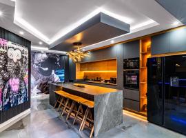 Modern Chic Beachfront Apartment, hotel v destinaci Ballito