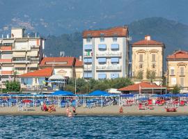 Hotel Lungomare, hotell i Lido di Camaiore