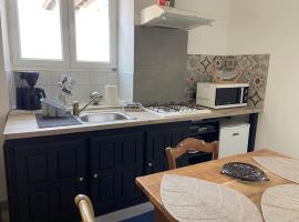 Joli loft rénové, hotel di Payré