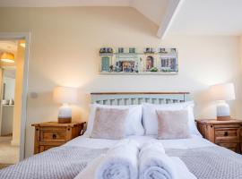 Newly refurbished apartment in city centre, hotel con estacionamiento en Hereford