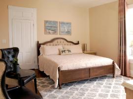 MayLi Place Luxury King Suite Downtown St Augustine, homestay in St. Augustine