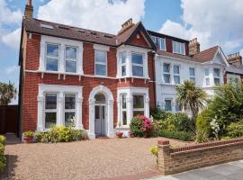 Beechhill House - London Holiday Home, hotel in Eltham