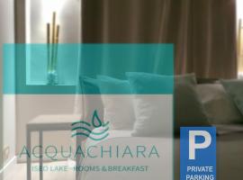 ACQUACHIARA ISEO Rooms & Breakfast ISEO center with garden and PARKING inside, bed & breakfast a Iseo