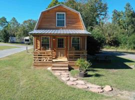 Georgia Golf Cottage, hotel com estacionamento em Ashburn