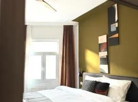 3 min walk-MEIR Cozy 3-4BR house